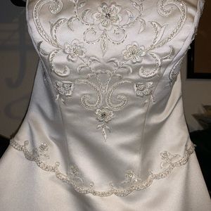 Da Vinci Wedding Dress